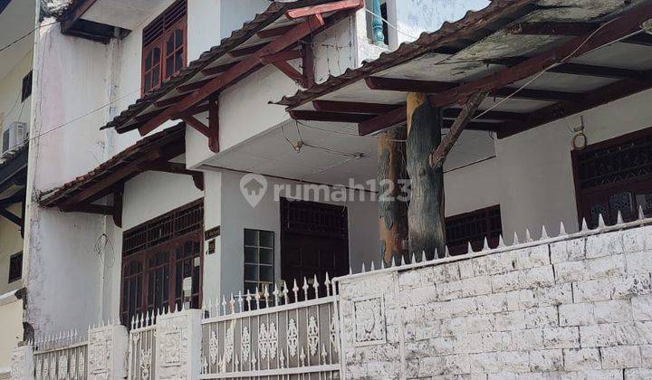 Rumah Strategis Beji Timur 2 Lantai 3 Kamar Tidur Semi Furnished 1