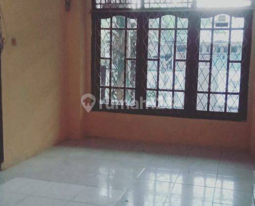 Rumah Strategis Beji Timur 2 Lantai 3 Kamar Tidur Semi Furnished 3