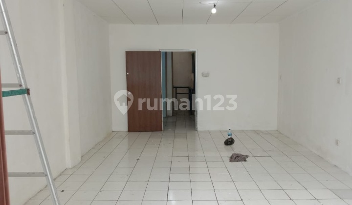 Disewakan ruko strategis jln Ruko 1000 palem cengkareng 2