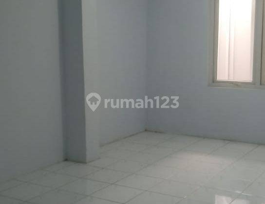 Disewakan rumah bagus siap pakai daerah taman surya 5