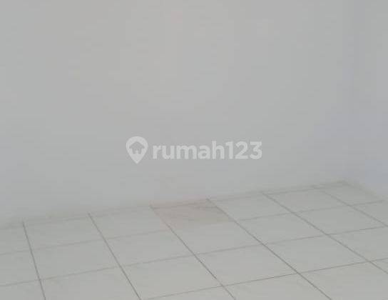 Disewakan rumah bagus siap pakai daerah taman surya 13
