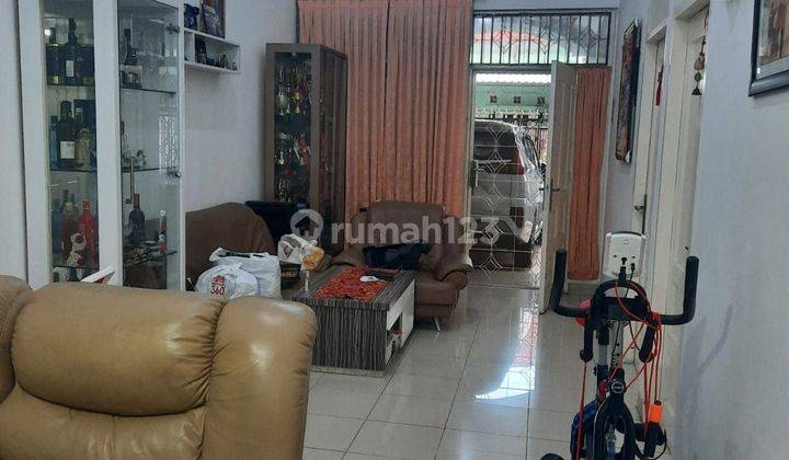 Dijual cepat rumah rapih siap huni didalam komplek 1