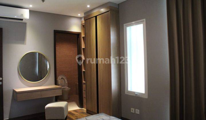 Apartemen Eksklusif AKR Galery West, Fully Furnished & Fully Interior Designed, Masuk Tinggal Bawa Koper ! 2