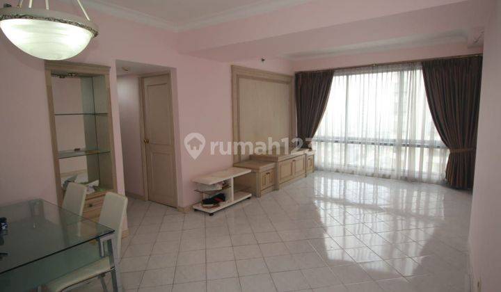 Dijual cepat apartemen Taman anggrek  2 Kamar Tidur Bagus Semi Furnished 1