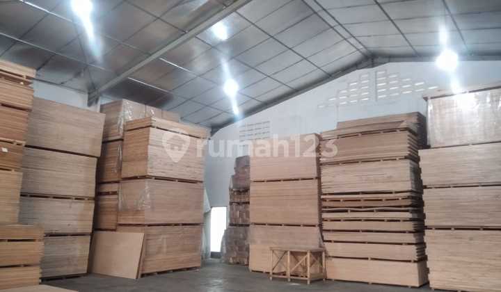 For Sale Nice Neat Warehouse Ready to Use Area 450 m² at Bandara Mas Tangerang