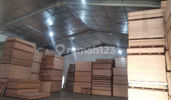 For Sale Nice Neat Warehouse Ready to Use Area 450 m² at Bandara Mas Tangerang