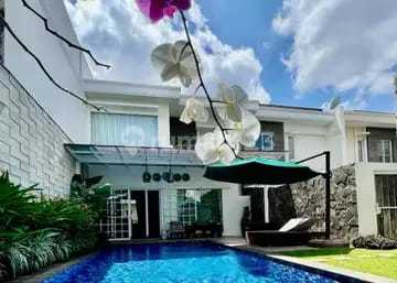 Dijual Town House2 Lantai Mampang Prapatan Jakarta Selatan Luas 500 Meter SHM 2