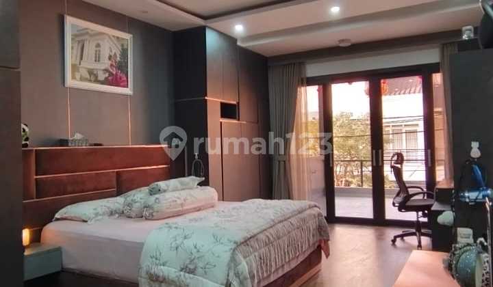 For Sale BUBB nice minimalist house size 7 located near the popular Taman Surya 5 market, West Jakarta