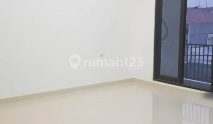 Rumah Bagus dan Nyaman di Kelapa Cengkir