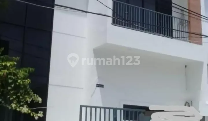 Nice and Comfortable House in Kelapa Cengkir 2