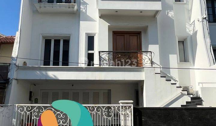 Rumah Mewah Minimalis Ada Lift di Kelapa Gading 1