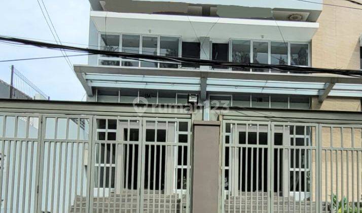 Dijual Ruko di Jl. Kayu Putih Raya 1