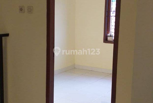 Jual Rumah 2 Lantai Bagus SHM di Kramat Jati, Jakarta Timur 2