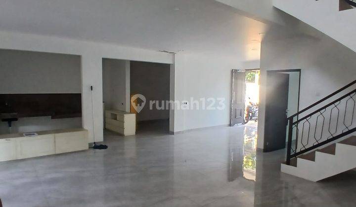 Rumah 2 Lantai Bagus SHM di Cakung, Jakarta Timur