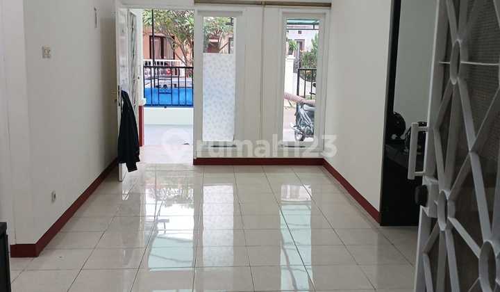 Rumah 1 Lantai Full Renovasi Lokasi Strategis 2