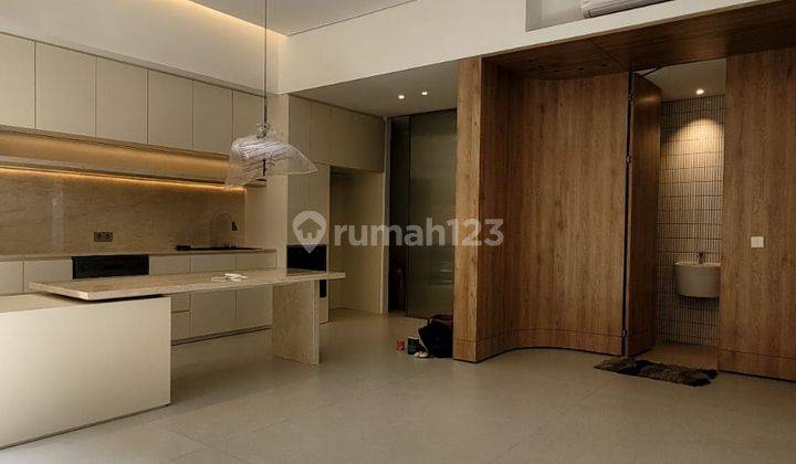 Rumah Mewah Modern Bagus Semi Furnished SHM Menteng Atas, Jakarta Pusat 1