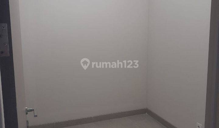 Apartement Menara Jakarta 2 BR Semi Furnished Baru