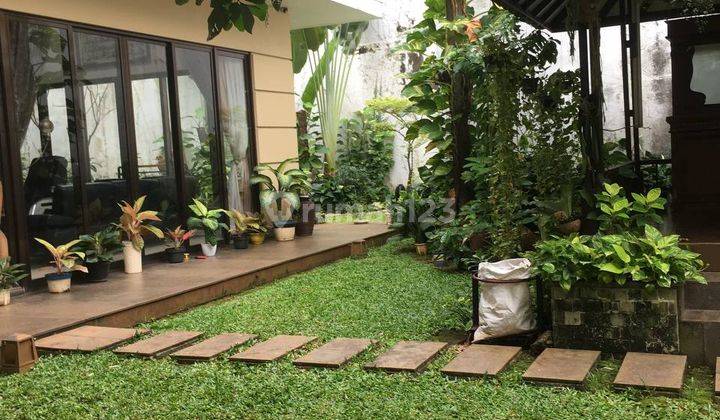 Rumah 2 lantai Furnished di Sewakan, Menteng 1