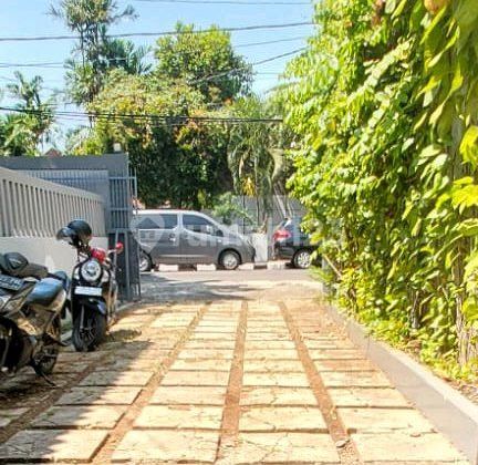 Disewa Rumah 2 Lantai Di Menteng.  2