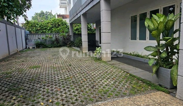 Disewa Rumah 2 Lantai Di Menteng. Disewa Rumah 2 Lantai Di Menteng.
