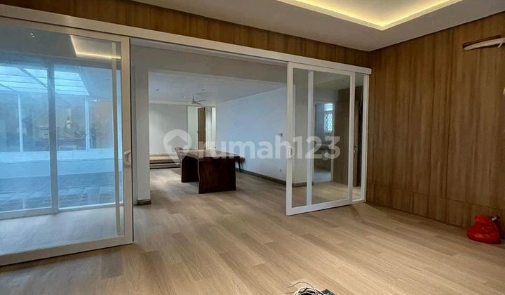 Rumah Siap Huni, Cocok untuk Hunian dan Usaha di Kebayoran Baru