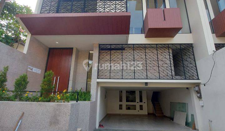 Rumah Idaman Kawasan Kemang Rumah Semi Furnished SHM - Sertifikat Hak Milik di Kemang 1