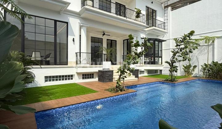 Rumah Baru dengan Lift Pribadi Kemang, Bisa Beli dengan Furnitur