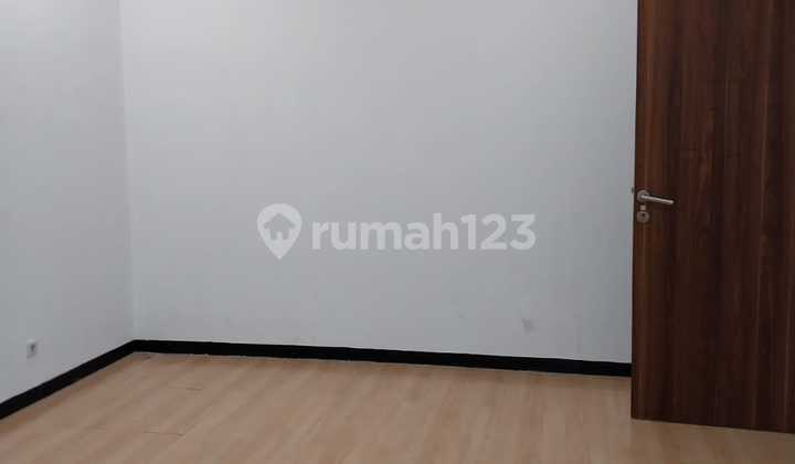 Spacious House in Puri Mutiara, Strategic Location, Suitable for Families. 2