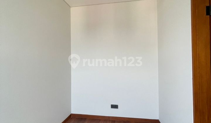 Rumah 4 KT Cilandak SHM Lengkap Bisa KPR, Fasilitas Swimming Pool 2