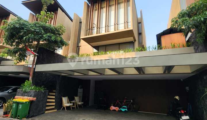Rumah Townhouse di Kemang Cocok untuk Keluarga Dan Akses Mudah