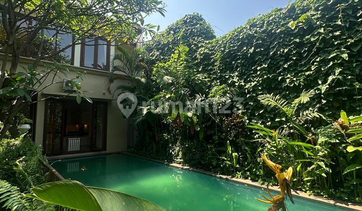 Two-Story House in Exclusive Kemang Complex, Suitable for Expatriates