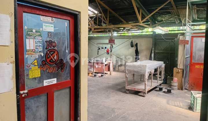Factory and Very Large Land in Kebayoran Lama Suitable for Business Factory and Very Large Land in Kebayoran Lama Suitable for Business