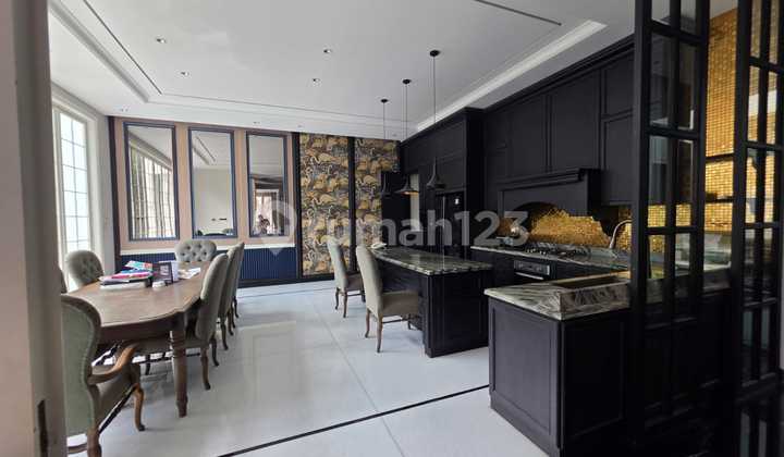 Dijual Rumah Luxury Artha Gading Villa - 4 Lantai, Private Pool, Lift, Full Furnished | 32M