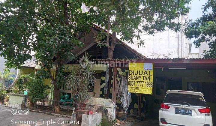 DIJUAL RUMAH Cocok buat bisnis kost kosan 
DI JL ANGKASA (KEMAYORAN)
LUAS 260M2
 1