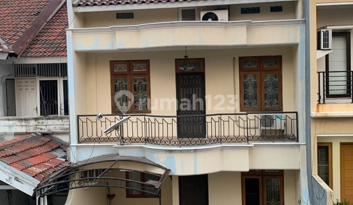 For Sale: Griya Inti Sentosa House  
Size: 7 x 17.5 M2