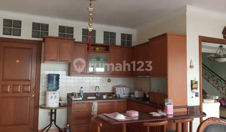 For Sale House  
BUMI BINTARO PERMAI  
PONDOK BETUNG  
Land size +400 / Building size 400m²  
Electricity 7700W.  
4 BR + 3 bathroom.  
Includes 2 storage rooms.  
Price Rp. 7 Billion  
NEGOTIABLE 2