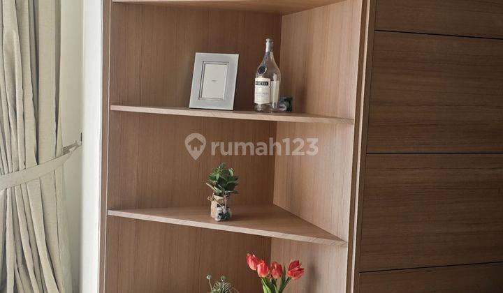 "Kondominium Taman Anggrek Full Furnished, Luas 146 m², 3+1 Kamar Tidur, Siap Huni! Rp 3.3 M"

 2