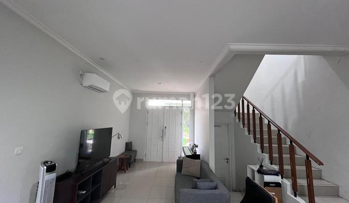 Dijual Rumah Premium 8X18 Vernonia Sumarecon Bekasi - SHM - Harga 2,7M