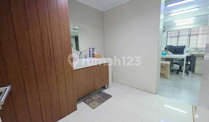 3-Story Furnished Shop House in Cikini Raden Saleh, Central Jakarta - Strategic Location 2