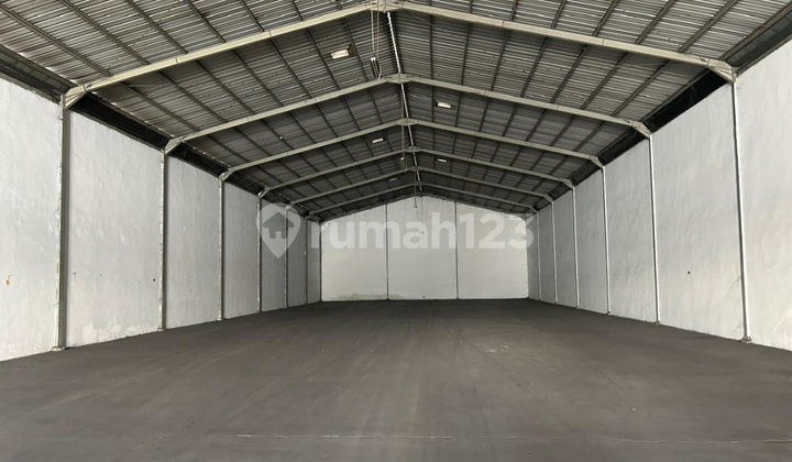Gudang Industri Siap Pakai Di Narogong Ukuran 18x72 Akses Bagus