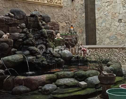 For Sale Luxury (Classic) House in Artha Gading Vila – 4 Floors, Land Area 463m², Building Area ±1500m², Price IDR 36 Billion (negotiable) 2