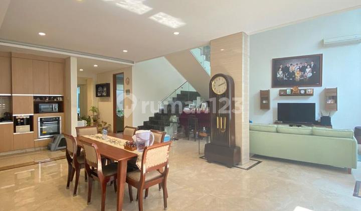 Dijual Rumah Eksklusif Pondok Indah Luas 305 M2 - Full Furnished + Private Pool