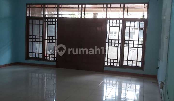 Quick Sale Below Market Price House in Tomang, Spacious, Green, Wide Streets 2