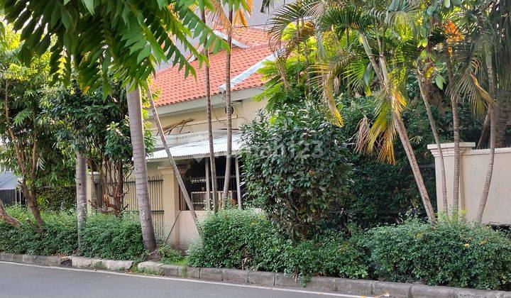 Dijual Rumah di Jalan Salemba, Jakpus
 2