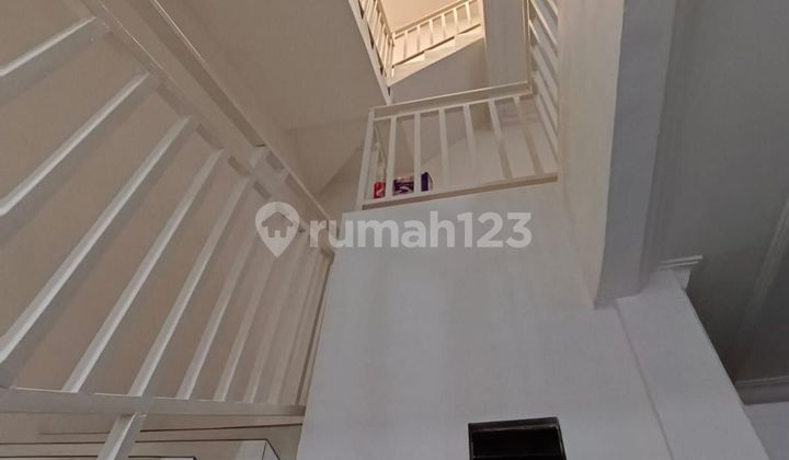 Quick Sale House in Tomang, West Jakarta 2