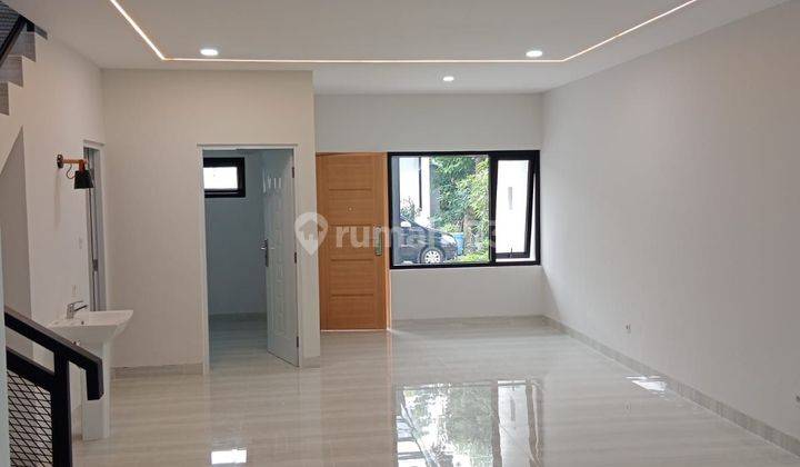 DIJUAL RUMAH DI SUTERA FLAMBOYAN, ALAM SUTERA Rumah 2 Lantai  2