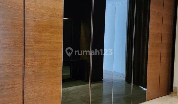 Dijual Rumah Taman Kebon Jeruk Intercon 3 Lantai, Jakarta Barat
 2