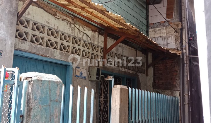 Rumah Tua Cocok Dibangun Kos-Kosan, Lokasi Dekat Pasar Pal Meriam Matraman Jakarta Timur *(Cash Only)*