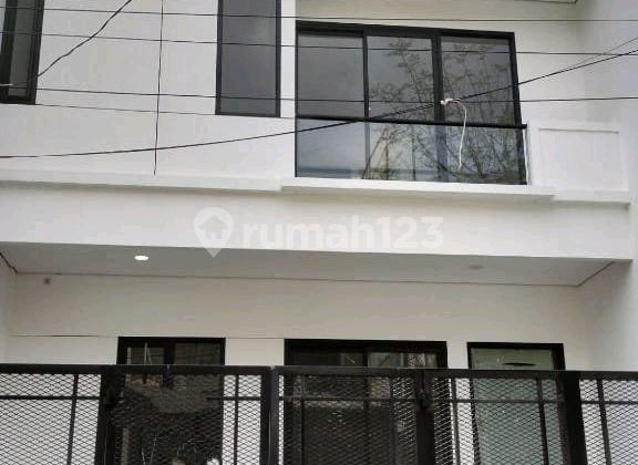 Dijual Rumah Di Sunter Agung, 3 Lantai Full