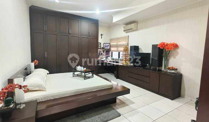 Dijual Rumah Cantik di Lokasi Premier Danau Sunter, Full Furnish